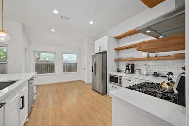 6131 Oak Bay Dr, Houston, TX 77091 - photo 5