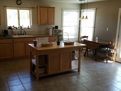 6374 Ponderosa St, Central Point, OR 97502 - photo 4