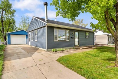 1531 10th Ave SW, Cedar Rapids, IA 52404 - photo 2