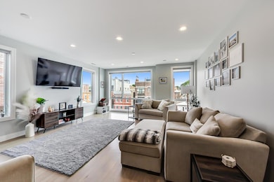 2429 W Augusta Blvd unit 3, Chicago, IL 60622 - photo 2