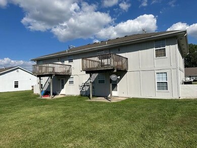 132 N Crest Dr, Raymore, MO 64083 - photo 7