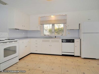 8 Eton Rd, Barrington, RI 02806 - photo 5