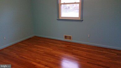 13301 Parkland Dr, Rockville, MD 20853 - photo 7