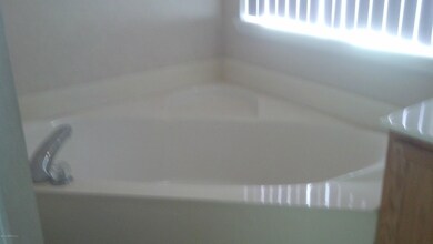4412 Woodley Master Bathtub