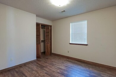 902 W Linden St, Rogers, AR 72756 - photo 3