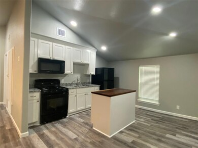 101 Lane Ave unit 3, Cleburne, TX 76033 - photo 2