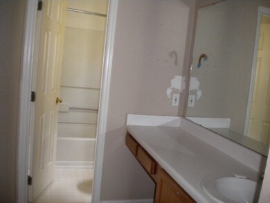 201 Stockbridge Dr, Selma, NC 27576 - photo 6