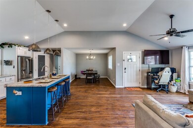 314 S Bowie Dr, Weatherford, TX 76086 - photo 5