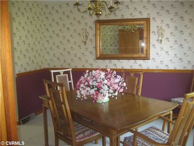 Dining Room - The Dining Room has a large picture 