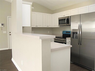 331 Mill Pond Dr unit 331, Winston Salem, NC 27106 - photo 5