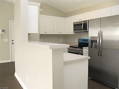 331 Mill Pond Dr unit 331, Winston Salem, NC 27106 - photo 6