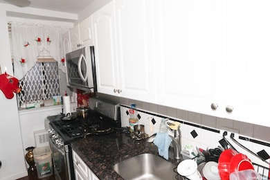 8730 204th St unit A61, Hollis, NY 11423 - photo 5