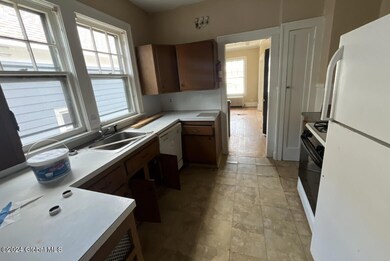 902 Park Ave, Albany, NY 12208 - photo 5