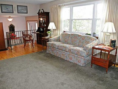 5012 Shadycrest Rd, Columbus, OH 43229 - photo 3