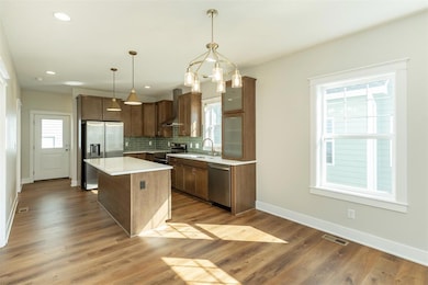 816 E Edison Ave, Des Moines, IA 50315 - photo 7