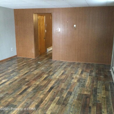 143 E Sherman St, McAdoo, PA 18237 - photo 3