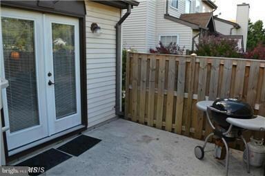 5802 Olive Ct unit B, Frederick, MD 21703 - photo 3