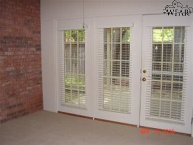 1523 Malcolm Ln, Wichita Falls, TX 76302 - photo 7