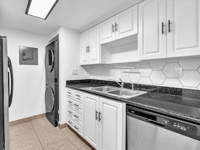 220 Lakeview Dr unit 210, Weston, FL 33326 - photo 6