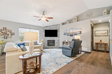 4048 Lakeview Dr SW, Cedar Rapids, IA 52404 - photo 4