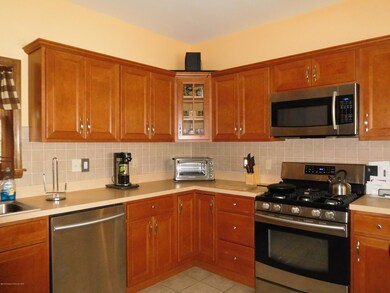 34 Spring St, Hanover Township, PA 18706 - photo 3