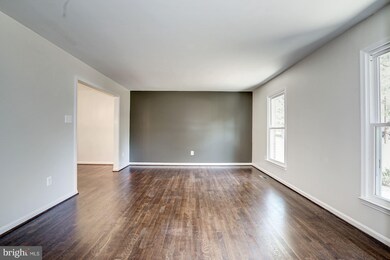 4508 Libbey Dr, Fairfax, VA 22032 - photo 6