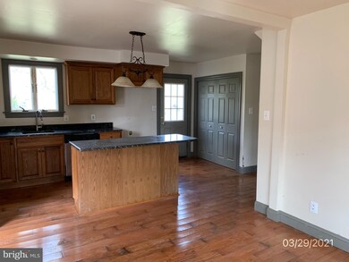 1611 Kratz Rd, Perkiomenville, PA 18074 - photo 5