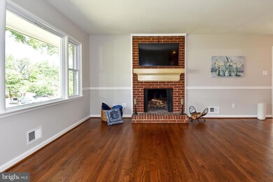 8913 Lagrange St, Lorton, VA 22079 - photo 5