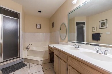 512 Tulip Cir, Alamo, TX 78516 - photo 6