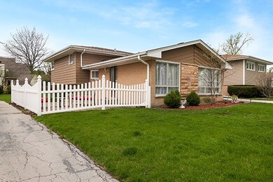 2140 Westview Dr, Des Plaines, IL 60018 - photo 3