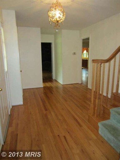 8902 Liberty Ln, Potomac, MD 20854 - photo 2
