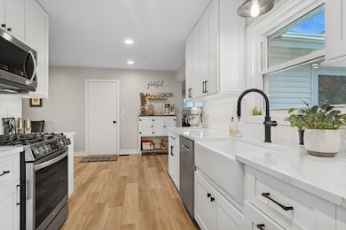 124 Braemar Dr, Elk Grove Village, IL 60007 - photo 7