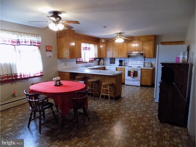 1508 Oak Rd, Pennsburg, PA 18073 - photo 3