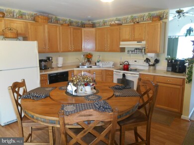 17426 Cindy Ln, Hagerstown, MD 21740 - photo 3