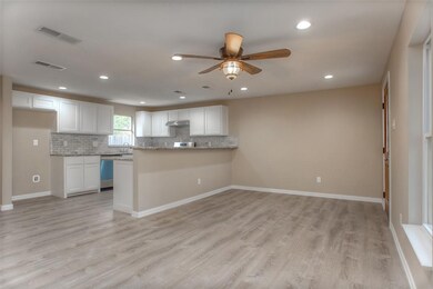 230 W 1st St, Springtown, TX 76082 - photo 6