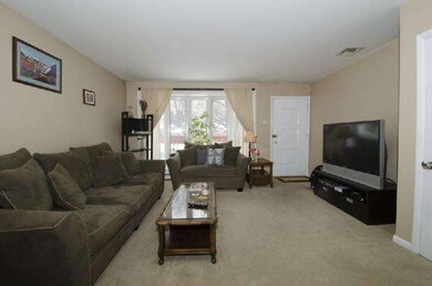 4308 Chandler Dr, Brookhaven, PA 19015 - photo 3