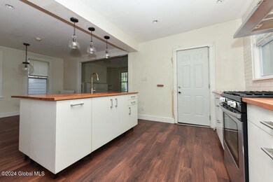 895 Mercer St, Albany, NY 12208 - photo 7