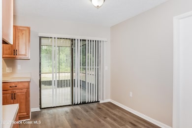 004-photo-dining-room-11014266