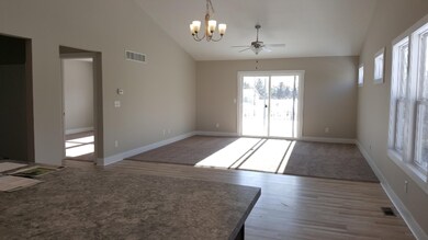 6136 Charleston dining living