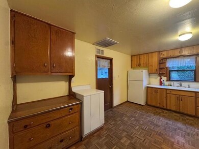 330 S Old Stage Rd, Cave Junction, OR 97523 - photo 4