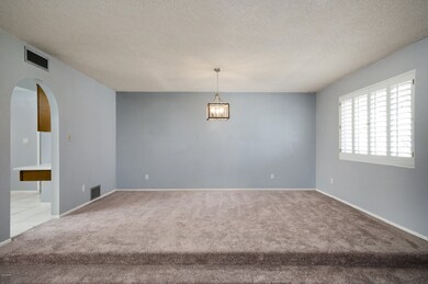 06- Family Room