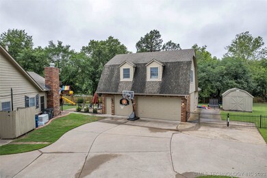 Detached Shop with room for 6 cars.