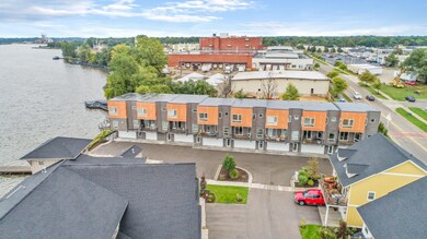373 Macatawa Park Holland MI 49423-30