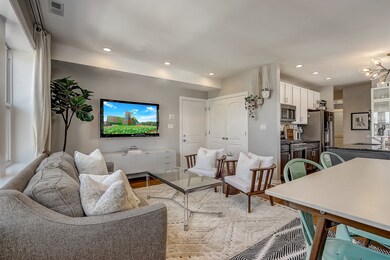 2243 W Ainslie St unit 22433W, Chicago, IL 60625 - photo 3