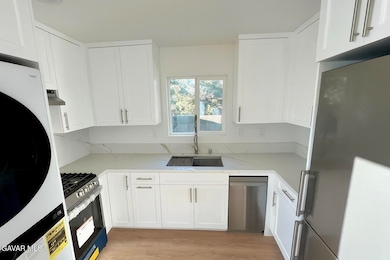 1133 Geraldine Ave E unit B, Lancaster, CA 93535 - photo 7