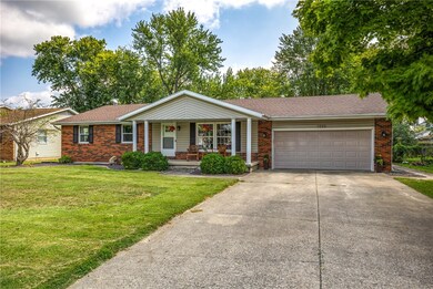 1028 N Main St, Effingham, IL 62401 - photo 2