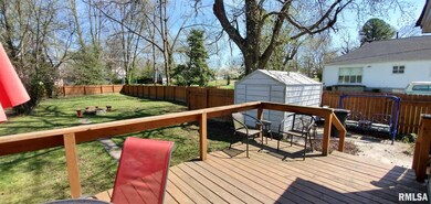 310 N Mckinley St, Harrisburg, IL 62946 - photo 7