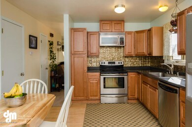 [photo 1730647] Dining RoomKitchen