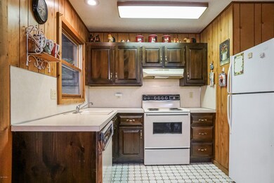 130 Buckboard Ln, Lords Valley, PA 18428 - photo 3