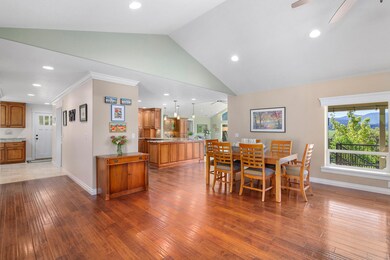 370PauldineWay-010